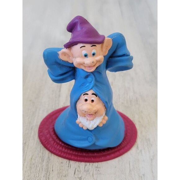 McDonald's 1992 Seven Dwarfs snow white coat toy figure - Picture 5 of 5